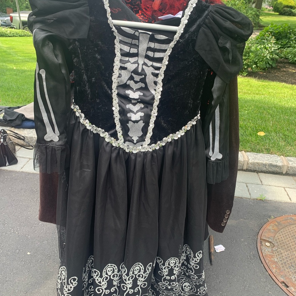 Chasing fireflies size 6 skeleton dress